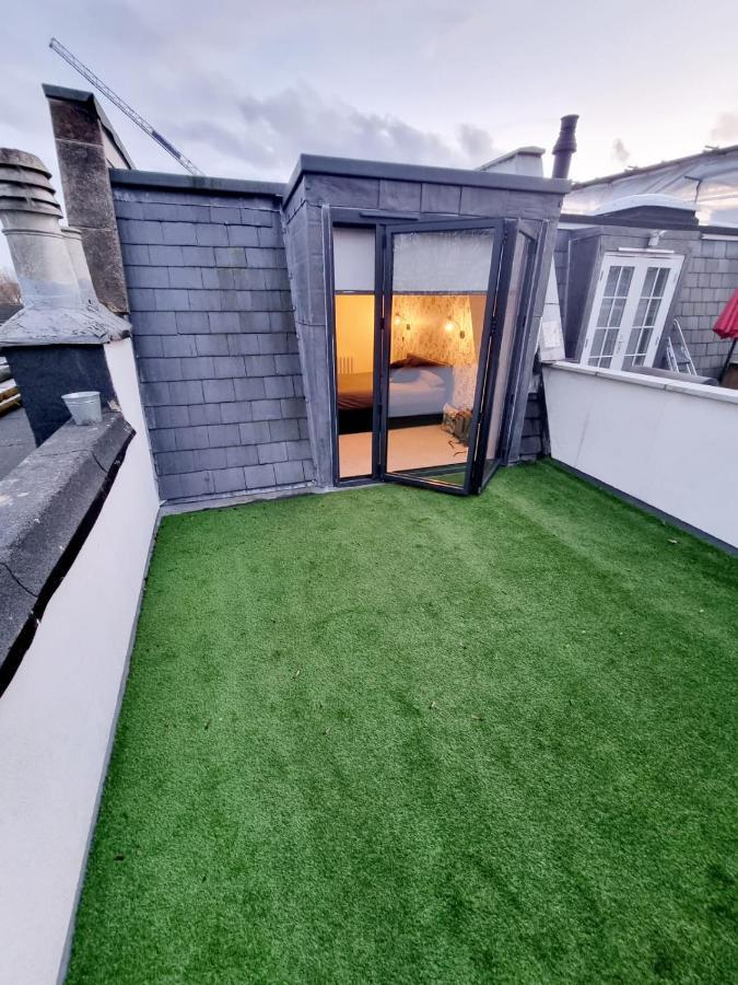 Stylish London Apartment With Terrace & Parking Exteriör bild