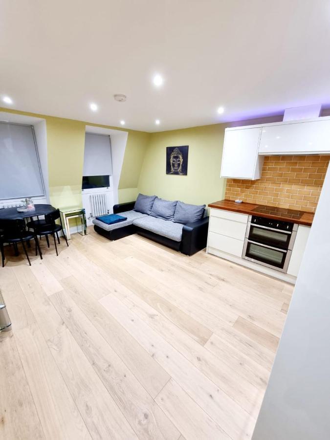 Stylish London Apartment With Terrace & Parking Exteriör bild